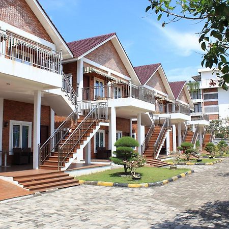 Thong'S Inn Hotel Kualanamu Medan Luaran gambar