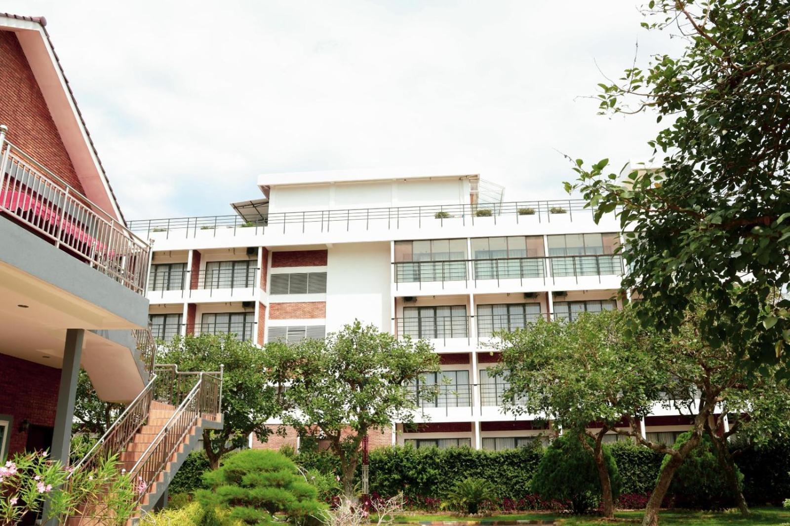 Thong'S Inn Hotel Kualanamu Medan Luaran gambar