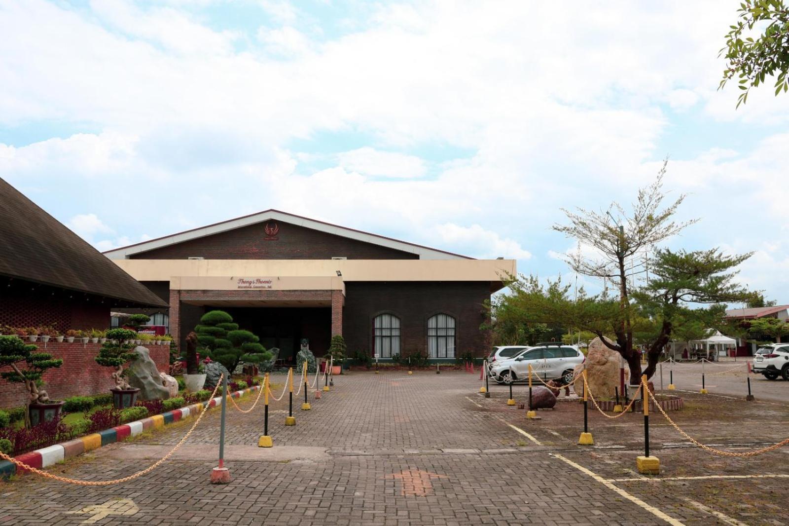 Thong'S Inn Hotel Kualanamu Medan Luaran gambar