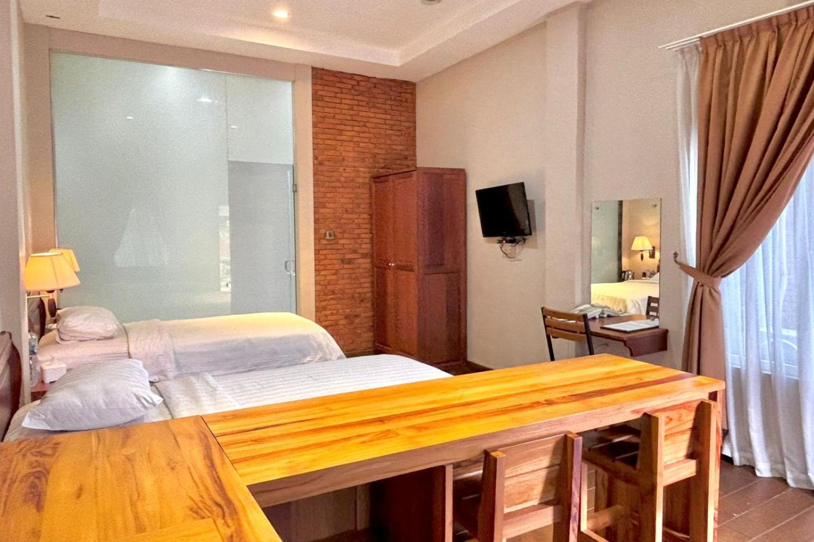 Thong'S Inn Hotel Kualanamu Medan Luaran gambar