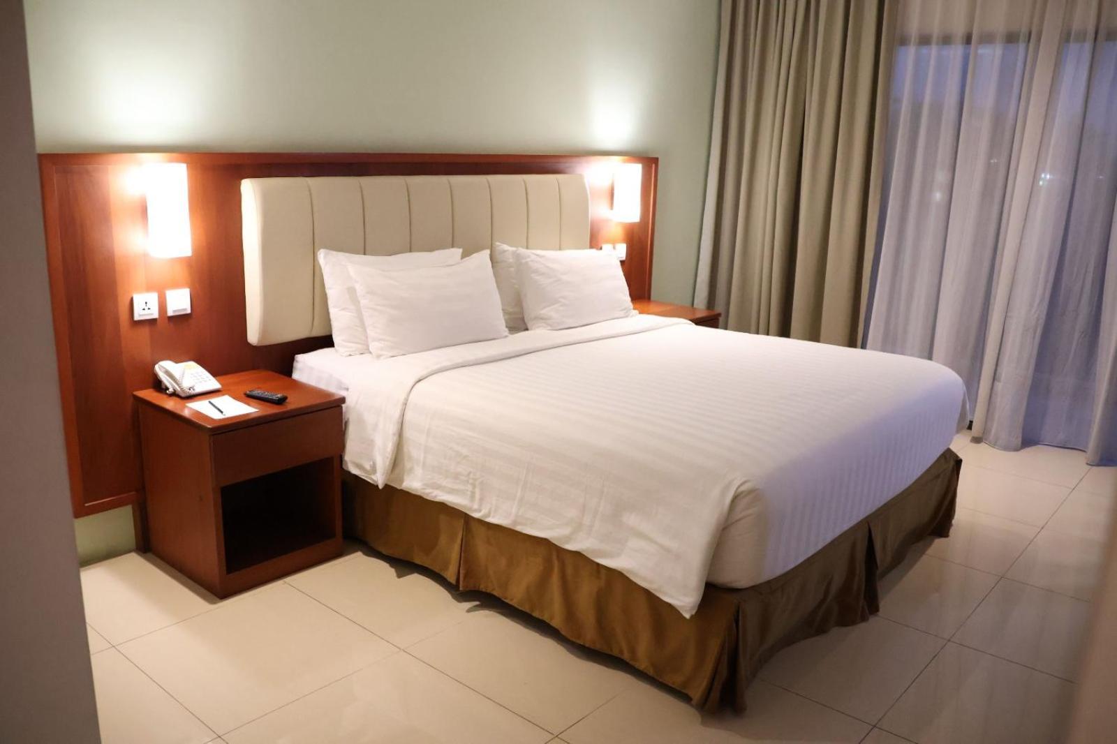 Thong'S Inn Hotel Kualanamu Medan Luaran gambar