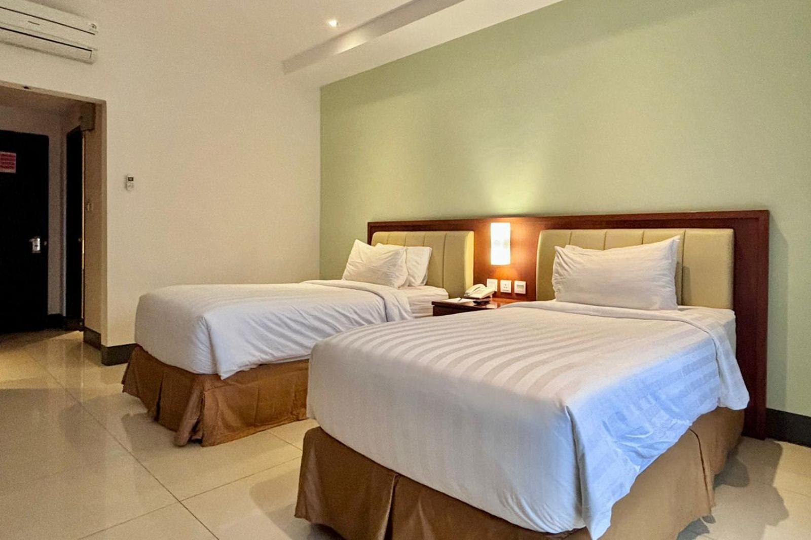 Thong'S Inn Hotel Kualanamu Medan Luaran gambar