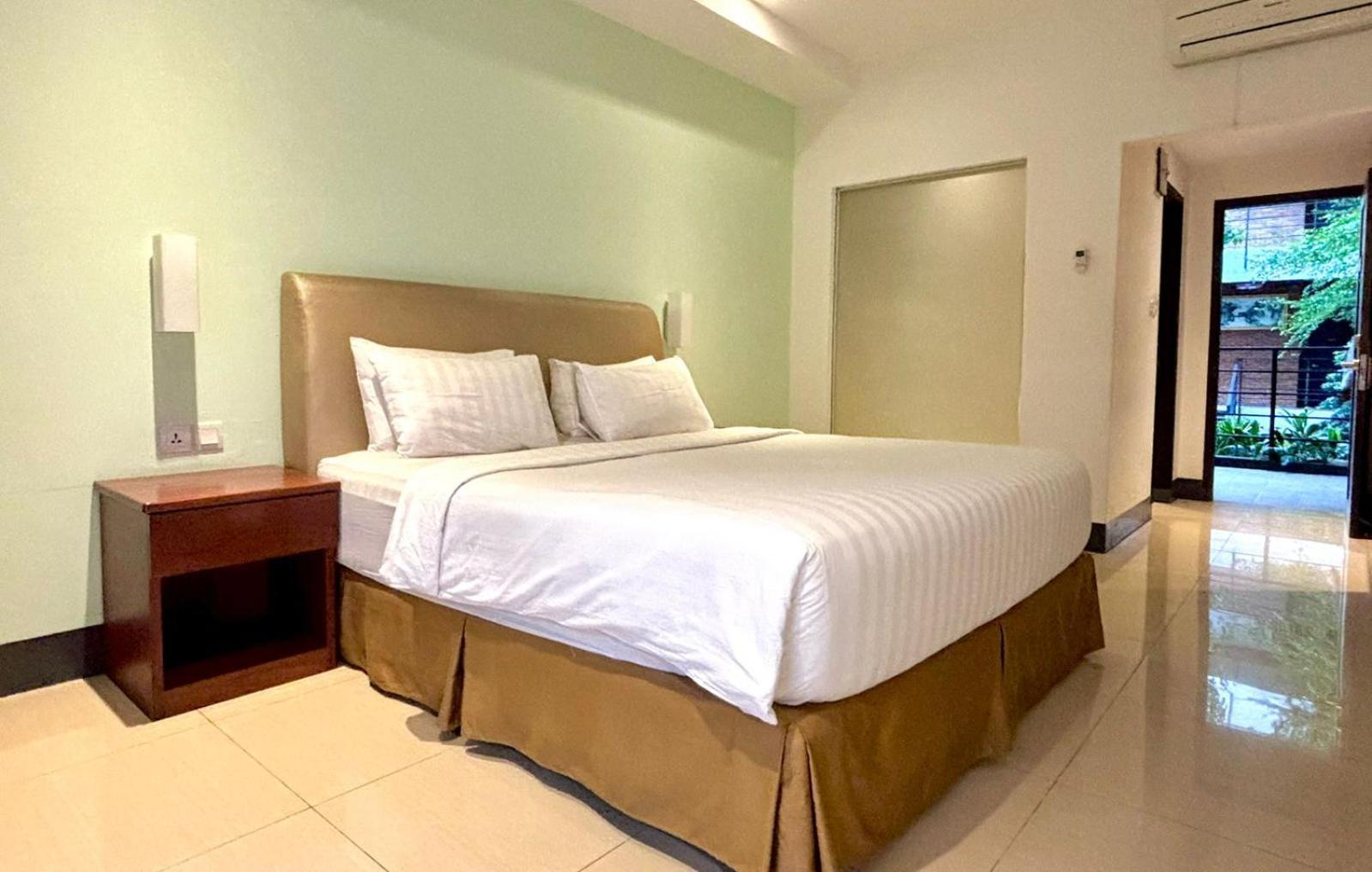 Thong'S Inn Hotel Kualanamu Medan Luaran gambar