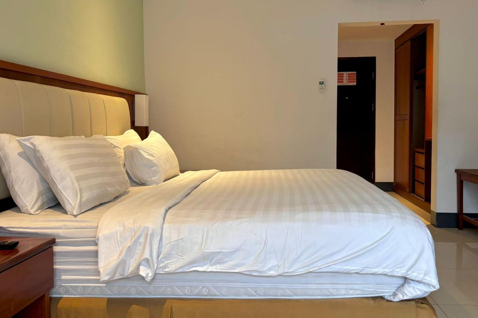 Thong'S Inn Hotel Kualanamu Medan Luaran gambar